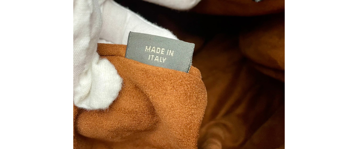 Vtg Bally Double Strap Leather Bucket Shoulder Bag in Black/Tan, made in Italy