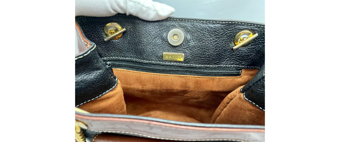 Vtg Bally Double Strap Leather Bucket Shoulder Bag in Black/Tan, made in Italy