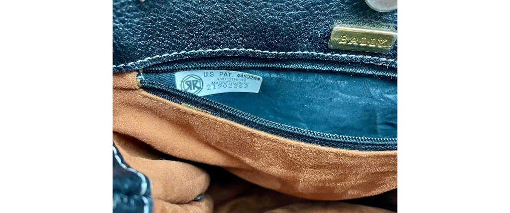 Vtg Bally Double Strap Leather Bucket Shoulder Bag in Black/Tan, made in Italy